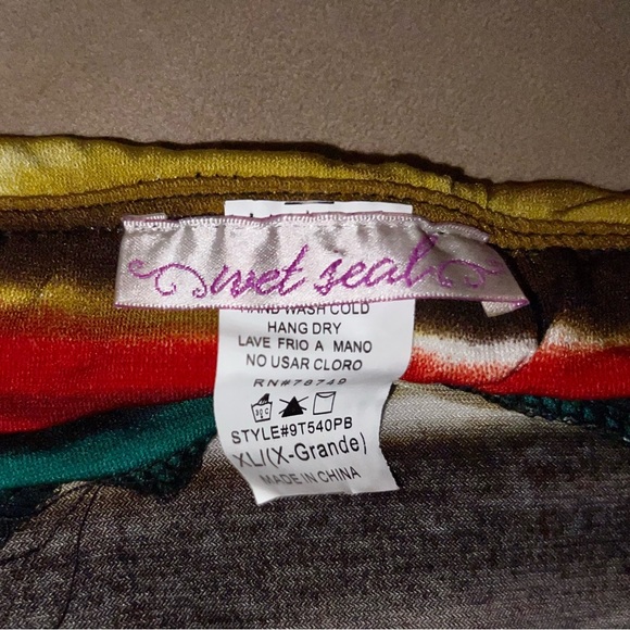 Wet Seal multicolored gorgeous beaded neck halter top with red ties. XL. - Picture 9 of 9